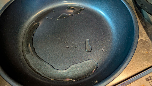 画像ギャラリー No.002のサムネイル画像 / 「Arctic Eggs」の目玉焼きを焼くフライパンが,なぜあそこまでツルツルなのかを考察する。俺のコラボカフェ:Menu 074