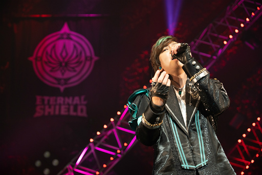 画像ギャラリー No.007のサムネイル画像 / 「ブラスタ」らしいまさかの展開も! 圧巻の歌とパフォーマンスで届ける「BLACK LIVE -Battle of Starless-」&アフタートークレポート