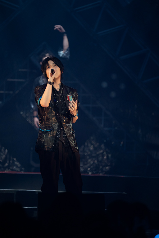 画像ギャラリー No.022のサムネイル画像 / 「ブラスタ」らしいまさかの展開も! 圧巻の歌とパフォーマンスで届ける「BLACK LIVE -Battle of Starless-」&アフタートークレポート