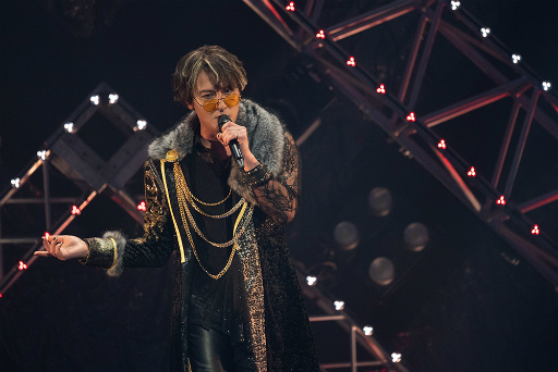 画像ギャラリー No.025のサムネイル画像 / 「ブラスタ」らしいまさかの展開も! 圧巻の歌とパフォーマンスで届ける「BLACK LIVE -Battle of Starless-」&アフタートークレポート