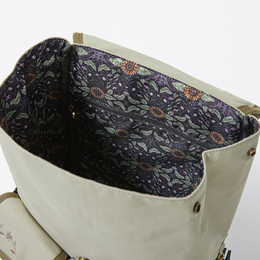 画像ギャラリー No.012のサムネイル画像 / ホラーRPG「OMORI」コラボファッションアイテムがSuperGroupiesより登場。こちらを見つめる“なにか”が印象的なデザイン