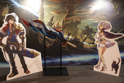 画像ギャラリー No.018のサムネイル画像 / 「ヘブバン」「消滅都市」「アナデン」ライブも大盛り上がり! 展示やライブで振り返る「ライトフライヤースタジオ10周年記念フェス」レポート