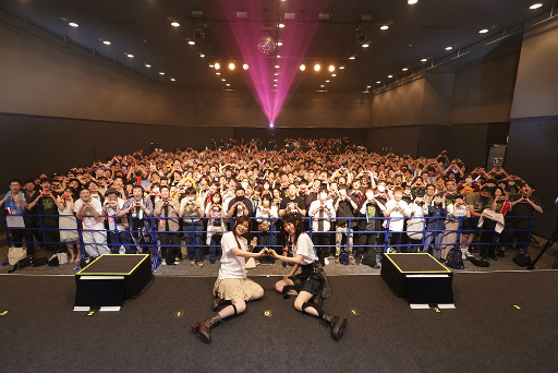 画像ギャラリー No.035のサムネイル画像 / 「ヘブバン」「消滅都市」「アナデン」ライブも大盛り上がり! 展示やライブで振り返る「ライトフライヤースタジオ10周年記念フェス」レポート