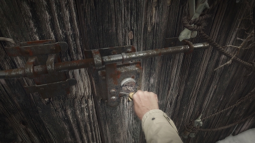 画像ギャラリー No.004のサムネイル画像 / イーサンになりきってプレイする「バイオハザード ヴィレッジ VRモード」の最新トレイラーを公開。体験版の配信も決定