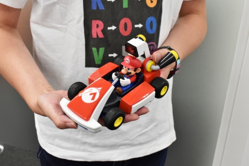 画像ギャラリー No.013のサムネイル画像 / 「マリオカート ライブ ホームサーキット」が編集部にやってきた。思っていたより狭い場所でも遊べる“新たな形のマリオカート”を紹介