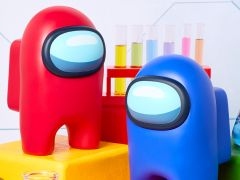 「Among Us」,アミューズメント専用景品を4月14日より順次展開。クルーメイトをモチーフにした約18cmのソフビフィギュアも登場