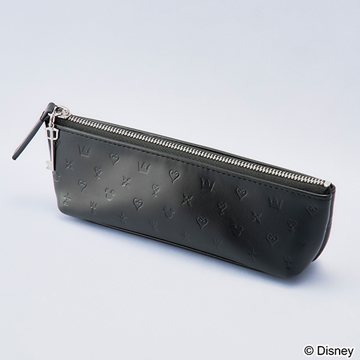 画像ギャラリー No.011のサムネイル画像 / 「キングダム ハーツ」のステーショナリーアイテムシリーズから新商品が登場。ロクサスが付けていた日記を同じ日付で楽しめる日記帳など