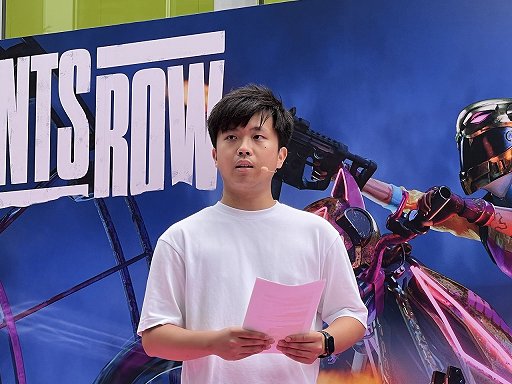 画像ギャラリー No.003のサムネイル画像 / なかやまきんに君を筆頭に,マッチョ集団が打ち水で暑気払い! 「セインツロウ」マッスル打ち水フェス2022をレポート