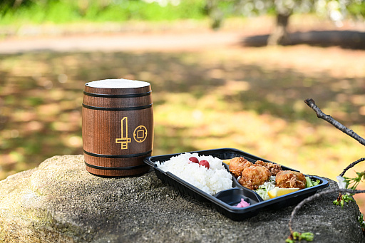 画像ギャラリー No.010のサムネイル画像 / モンハン木樽ジョッキがやっっっと届いたから,ワイルドにお花見いこ