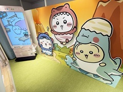 恐竜とアリスなちいかわたちがやってきた! 「ちいかわぽけっと」公式グッズ第3弾が本日発売。池袋のPOP UP STOREをひと足先に見てきたゾーイ