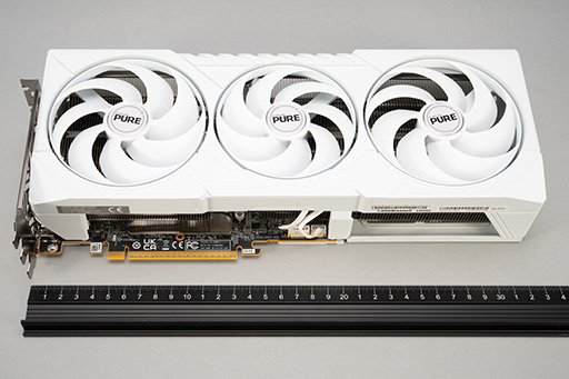 画像ギャラリー No.005のサムネイル画像 / RDNA 4世代の新GPU「Radeon RX 9070 XT」&「Radeon RX 9070」レビュー。RX 7900 XTを上回ってRTX 5070とも戦える