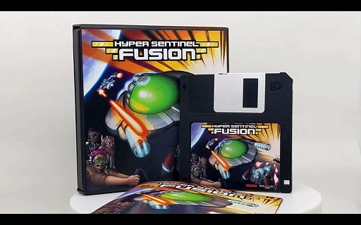 画像ギャラリー No.001のサムネイル画像 / “USBフロッピーディスク”に入った弾幕ローグライトのクラファンが展開中。敵基地に宇宙船で乗り付け,内部からお宝をかっさらえ