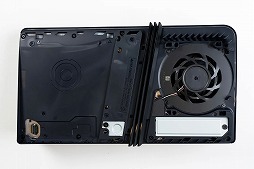 画像ギャラリー No.005のサムネイル画像 / PlayStation 5 Proを開発者が分解。各パーツに凝縮された最新技術とこだわりの工夫をPS Blogで公開。分解タイムラプス映像も