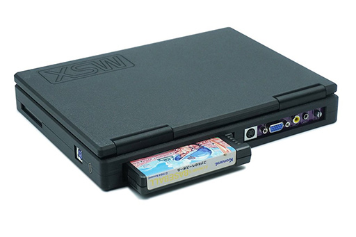 画像ギャラリー No.005のサムネイル画像 / MSX/MSX2用カートリッジを直接差し込める小型ノートPCタイプのMSX2+互換機が登場。当時のジョイスティックも使える