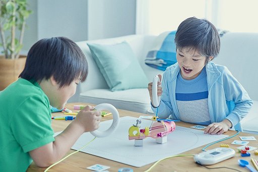 画像ギャラリー No.001のサムネイル画像 / SIEのロボットトイ「toio」を使用したプログラミング教材・カリキュラムが,全国の小学校や塾などで2020年4月より導入開始