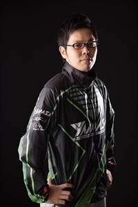 画像ギャラリー No.042のサムネイル画像 / プロシーンで活躍する格闘ゲーマーに聞く2021年の振り返りと2022年への抱負。今年はベテランから若手まで73人が参加