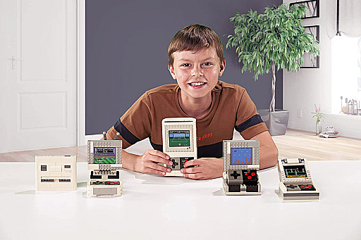 画像ギャラリー No.005のサムネイル画像 / 「ファミコン互換機」は,なぜそこにある? 世界初の本格的な非公認ゲーム互換機データベース「アノウソライズン」が伝えるもの