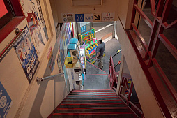 画像ギャラリー No.016のサムネイル画像 / スペインの写真家が制作する「日本のゲームセンターの写真集」のKickstarterキャンペーンが展開中。全国のゲーセンを写した文化の記録