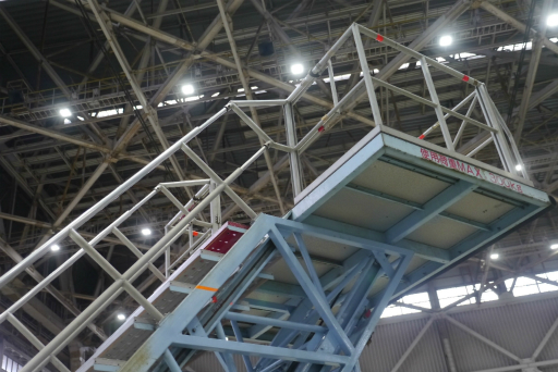 画像ギャラリー No.019のサムネイル画像 / 万博パビリオンに登場する新たなガンダムが,ミャクミャクとともにコラボジェットで空を舞う。「JALガンダムJET」お披露目会レポート