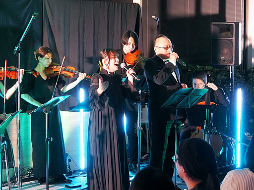 画像ギャラリー No.035のサムネイル画像 / 「光吉猛修 35周年記念ディナーショー in セガ本社」レポート。日本一歌のうまいサラリーマンが昼夜にわたって全22曲を披露(独占インタビューも)