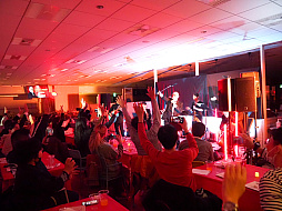 画像ギャラリー No.036のサムネイル画像 / 「光吉猛修 35周年記念ディナーショー in セガ本社」レポート。日本一歌のうまいサラリーマンが昼夜にわたって全22曲を披露(独占インタビューも)