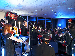 画像ギャラリー No.041のサムネイル画像 / 「光吉猛修 35周年記念ディナーショー in セガ本社」レポート。日本一歌のうまいサラリーマンが昼夜にわたって全22曲を披露(独占インタビューも)